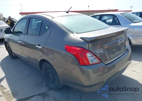 2015 Nissan Versa 1.6 Sv z USA, uszkodzony, nr VIN 3N1CN7AP3FL882315